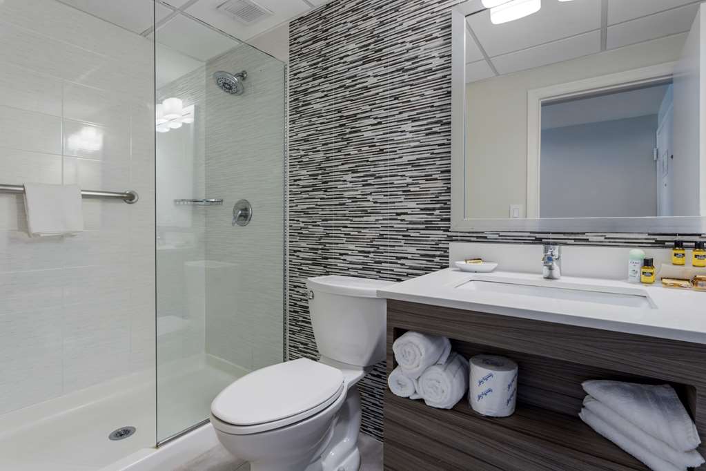 Best Western Plus Brooklyn Bay Hotel - photo 36