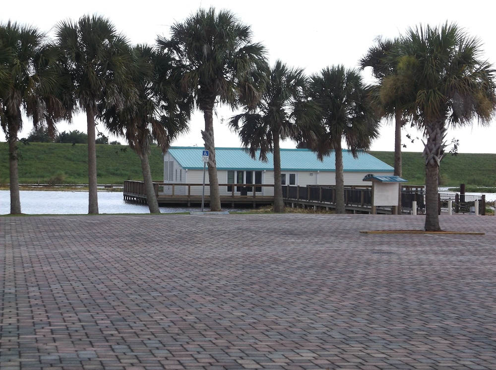Days Inn & Suites by Wyndham Lake Okeechobee - photo 54
