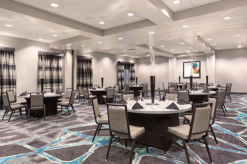 Embassy Suites by Hilton Orlando Airport - photo 47