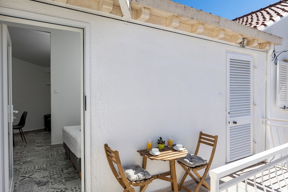 Sunny Palace Studio 2 - last minute hotel in Dubrovnik