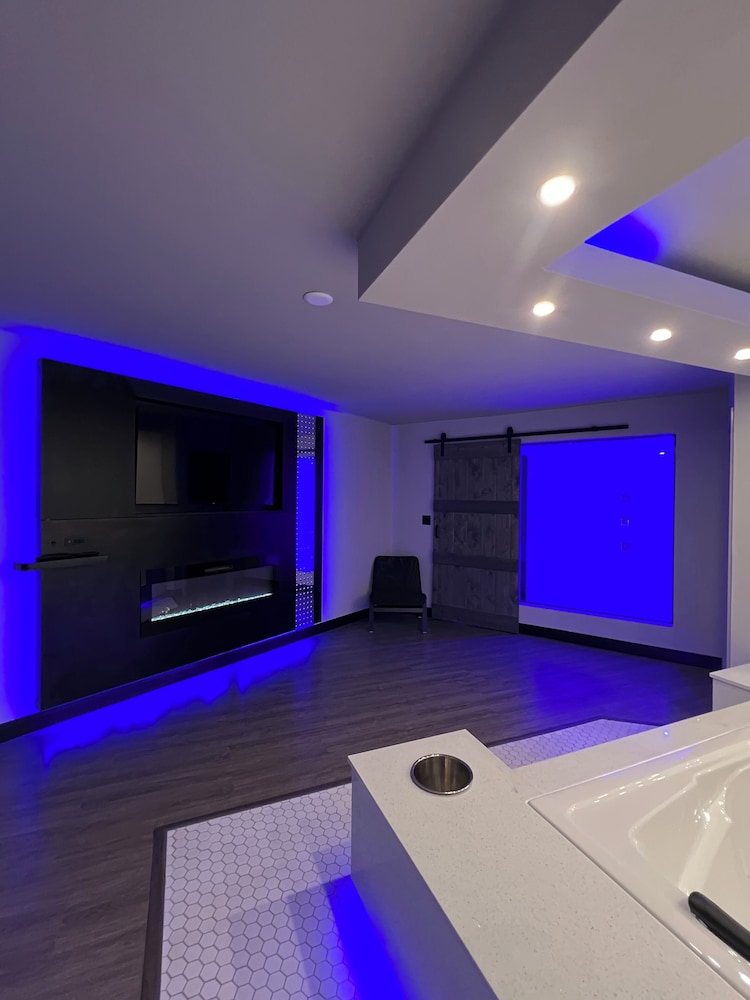 Imperial Suites Adults Only - photo 12