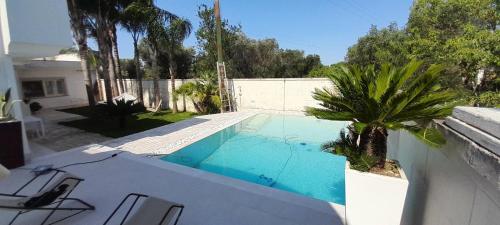 Villa con piscina Aria di sole — 4-Star Luxury Hotel in Francavilla Fontana, Italy