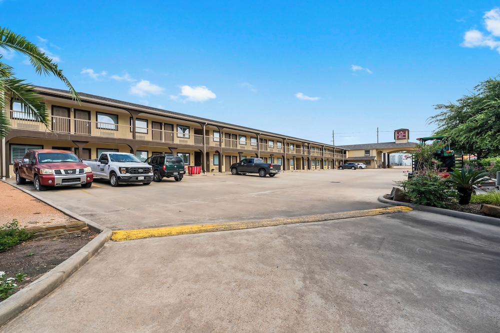 Executive Inn & Suites Magnolia - photo 24