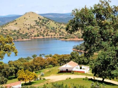 Finca La Vicaria Romero — hotel in Zufre