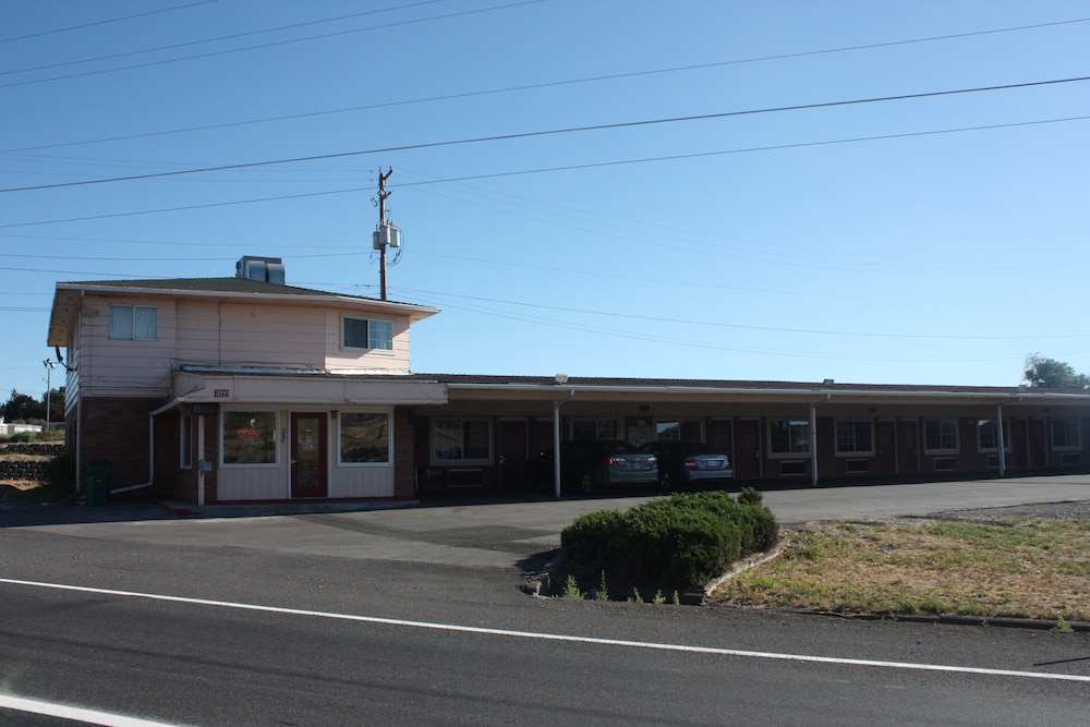 A 1 Budget Motel - photo 101