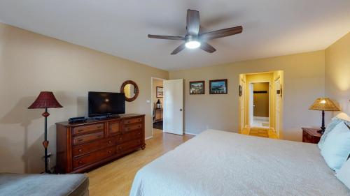 704 Queens Grant - photo 11