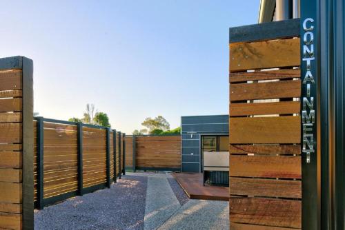 Containment Accommodation — Coles Bay — photo 5