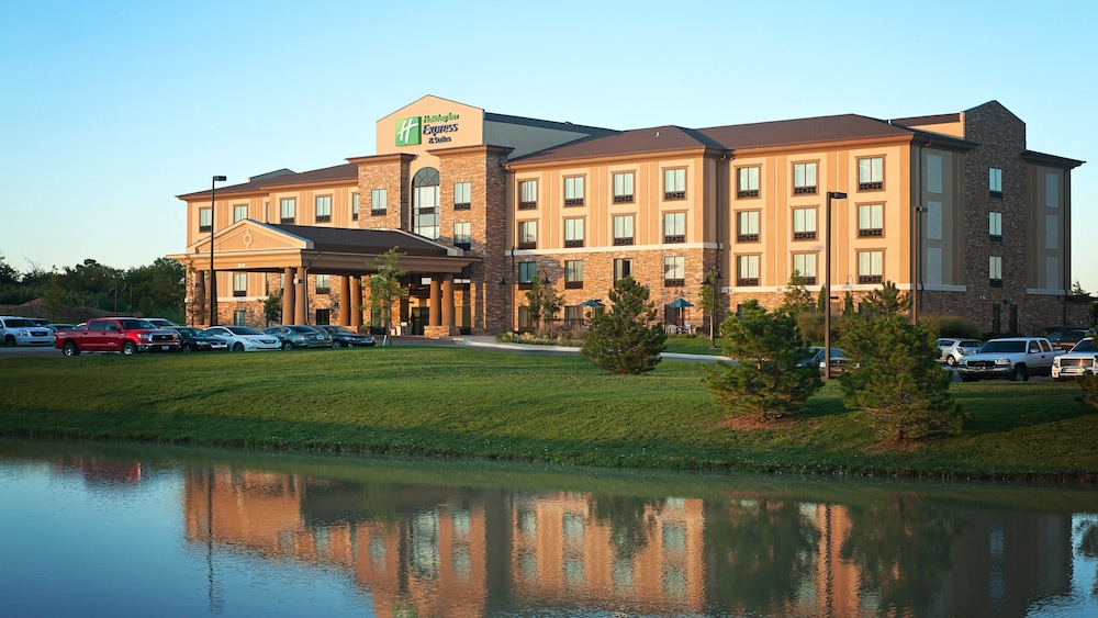 Holiday Inn Express & Suites Wichita Northeast by IHG - photo 33
