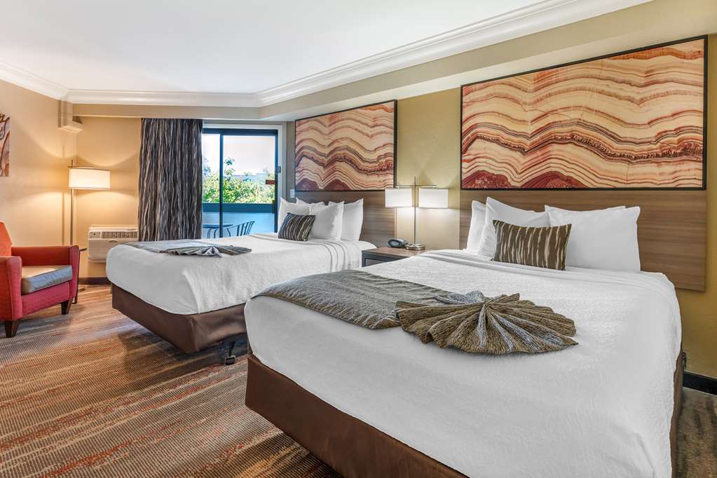 Best Western Plus Wine Country Inn & Suites - photo 24