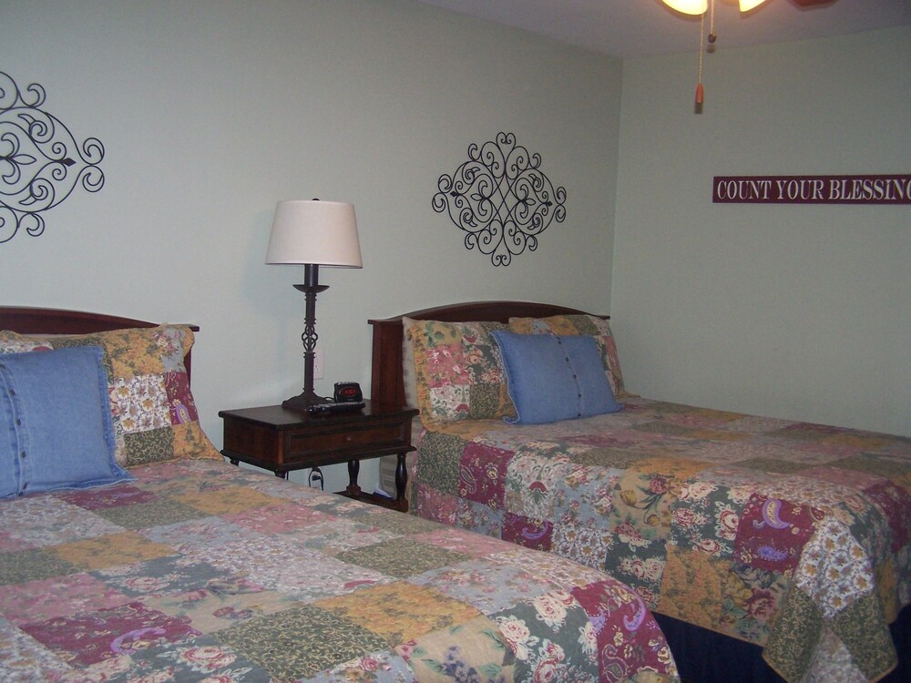 Blanco County Inn - photo 12