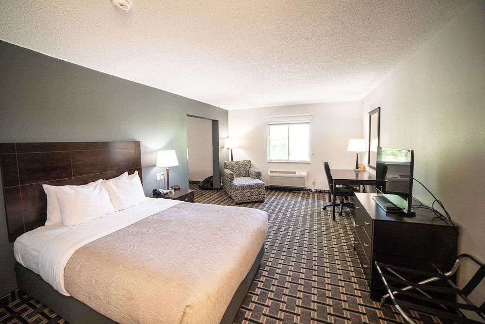 Quality Inn & Suites Watertown near Prairie Lakes Ice Arena - photo 24