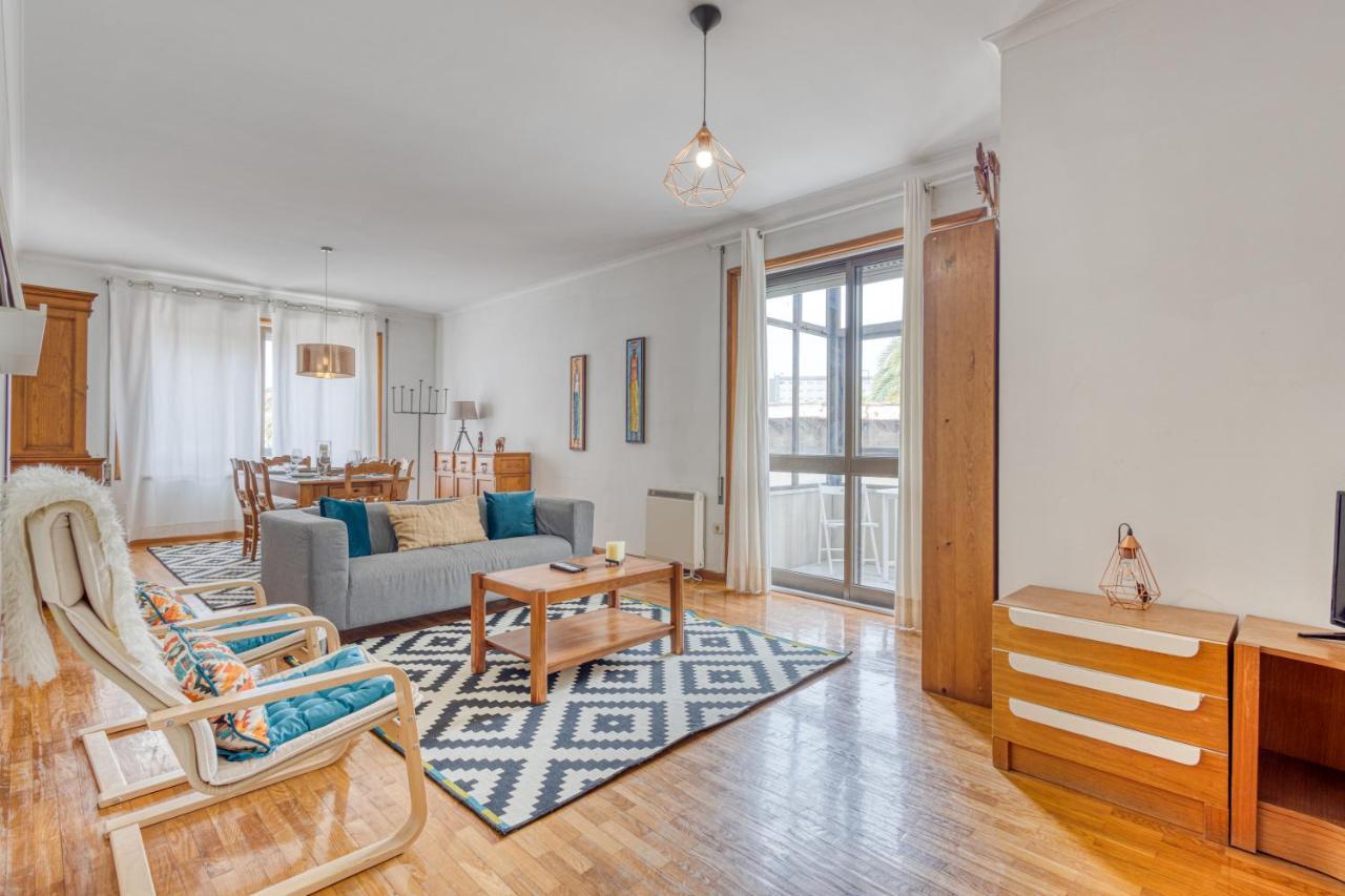 Oporto Guest Lobo Flat With Parking — 4-Star Luxury Hotel in Porto, Portugal