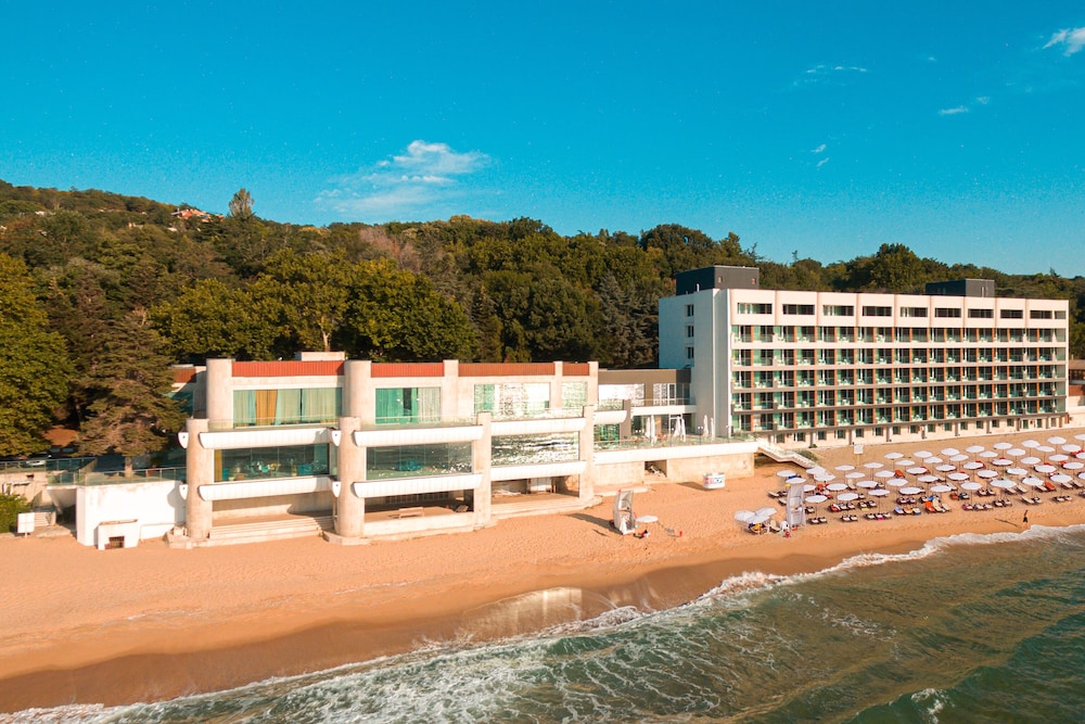 Marina Hotel All Inclusive — 4-Star Luxury Hotel in Zlatni Pyasatsi, Bulgaria