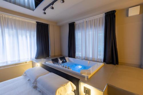 Maximum Exclusive Suite & Spa — 4-Star Luxury Hotel in Palermo, Italy
