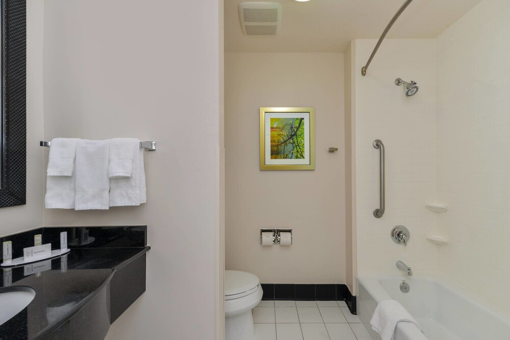 Fairfield Inn & Suites by Marriott Santa Maria - photo 25