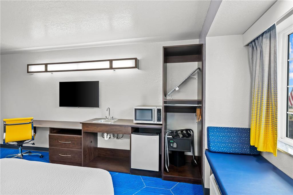 Microtel Inn & Suites by Wyndham Searcy - photo 31