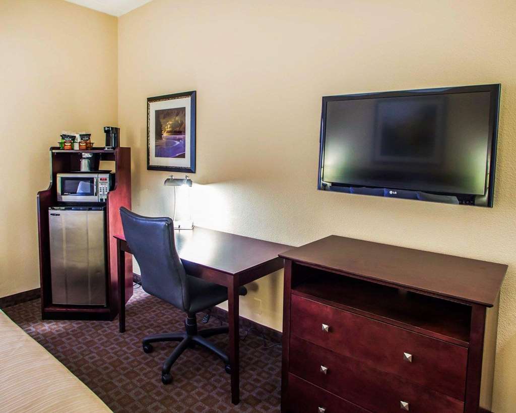 Quality Inn & Suites Peoria North - photo 13