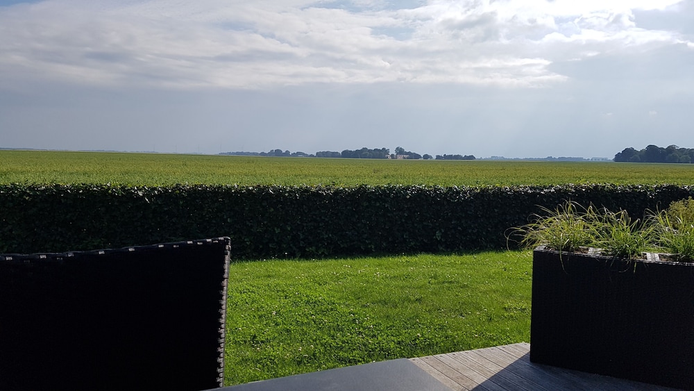 Bed & Breakfast Rheiderland — 4-Star Luxury Hotel in Bunde, Germany