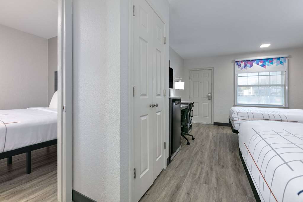 La Quinta Inn by Wyndham Dallas Uptown - photo 77