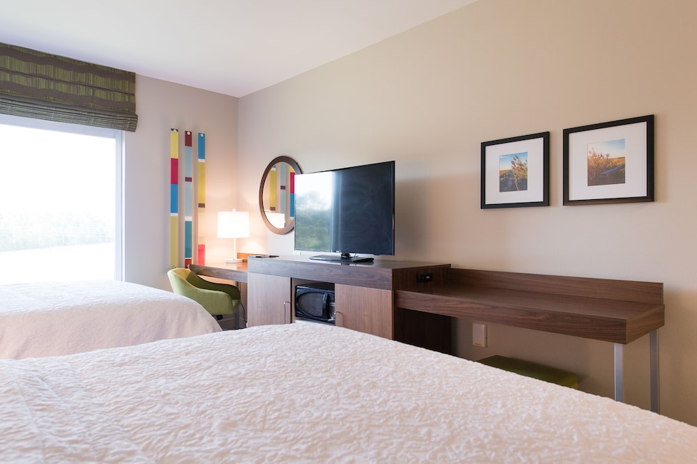 Hampton Inn & Suites Fayetteville - photo 7