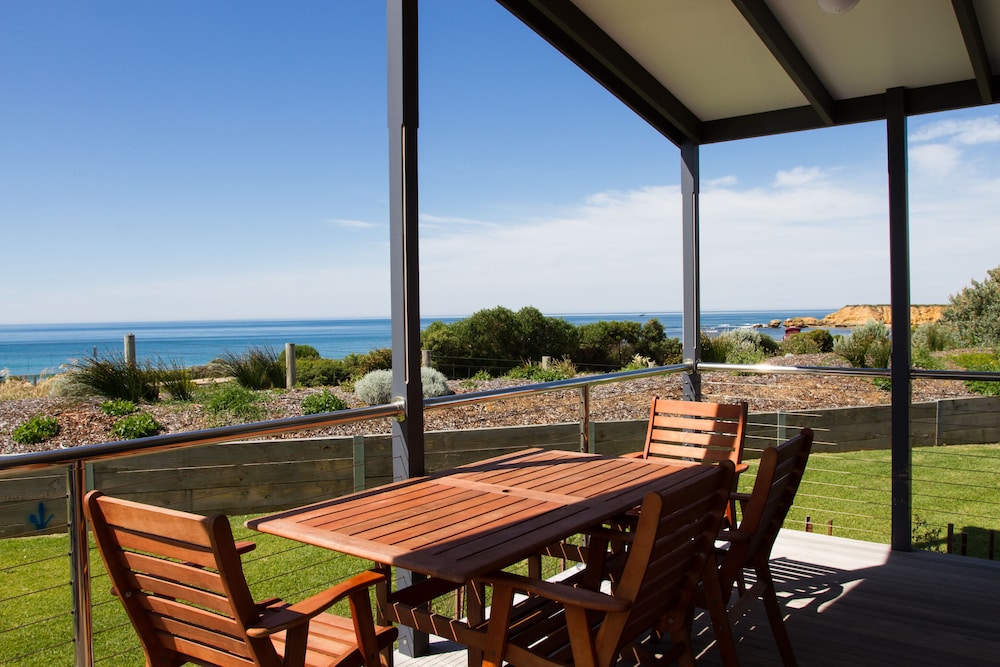 Torquay Foreshore Caravan Park in Torquay, Australia