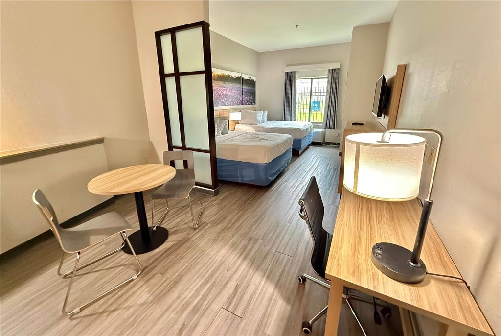 Days Inn & Suites by Wyndham Houston West Energy Corridor - photo 17