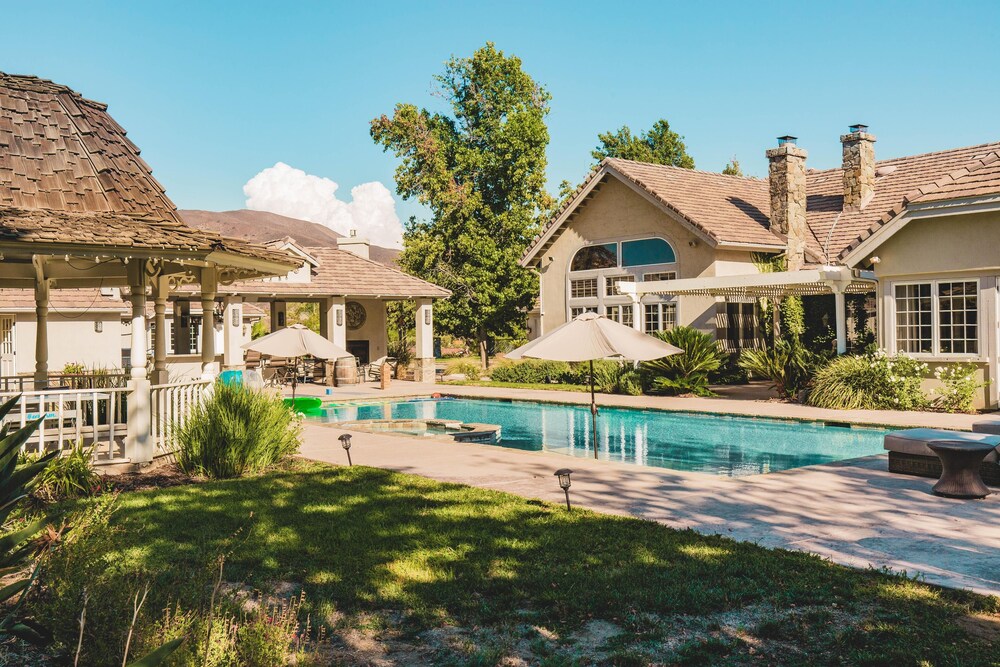 La Barrique by AvantStay Sleeps 22 14 Acre Estate Secluded in Wine Country - photo 26