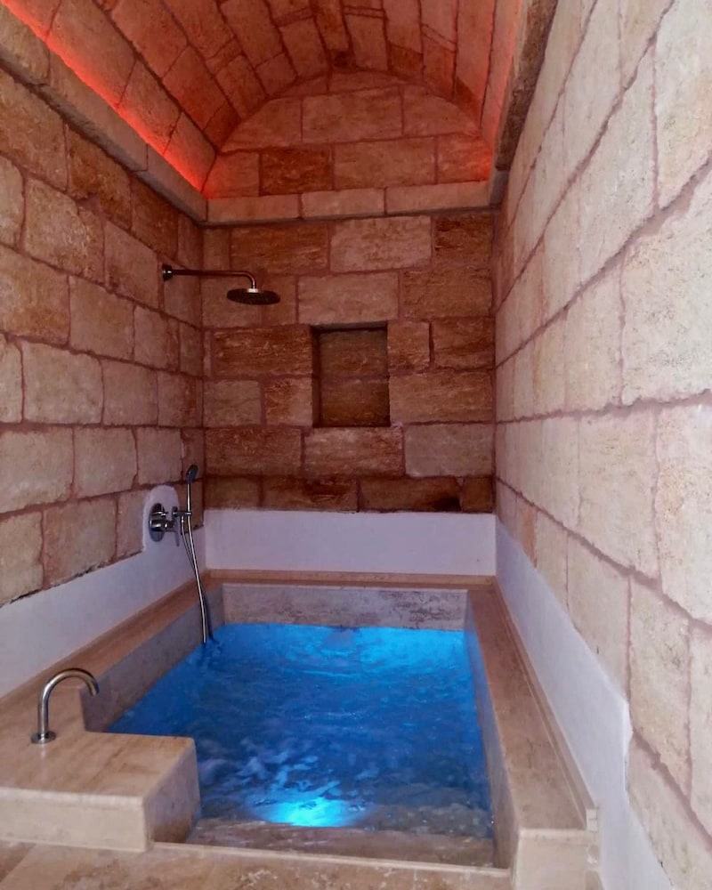 Zahra Superior Suite with private pool — 4-Star Luxury Hotel in Sannicola, Italy