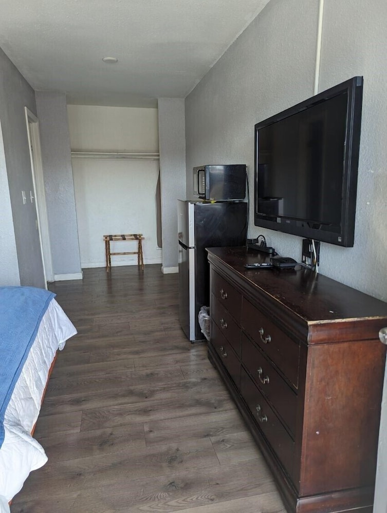 Ingles Motel - photo 3