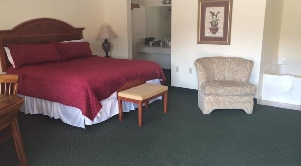 Hurricane Inn - photo 9