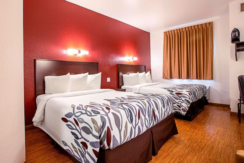 Seasons Inn Traverse City - photo 18