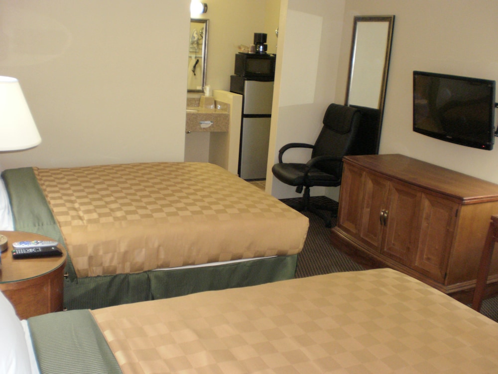 Executive Inn — Mojave — photo 4