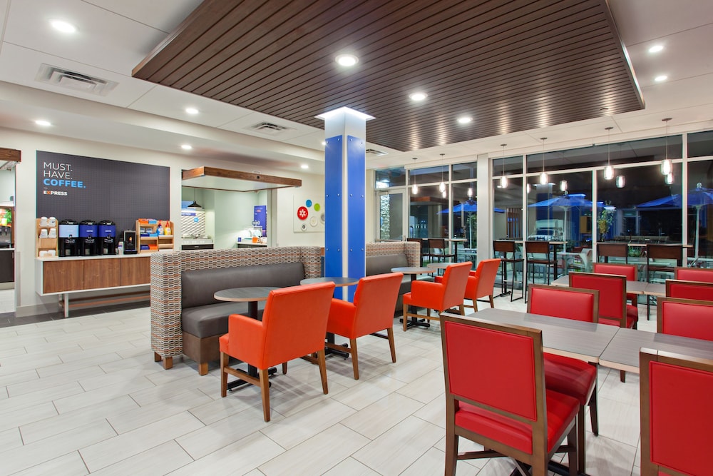 Holiday Inn Express & Suites Moses Lake by IHG - photo 29