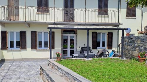 Casa Ducale Como Lake View — 4-Star Luxury Hotel in Mandello Del Lario, Italy
