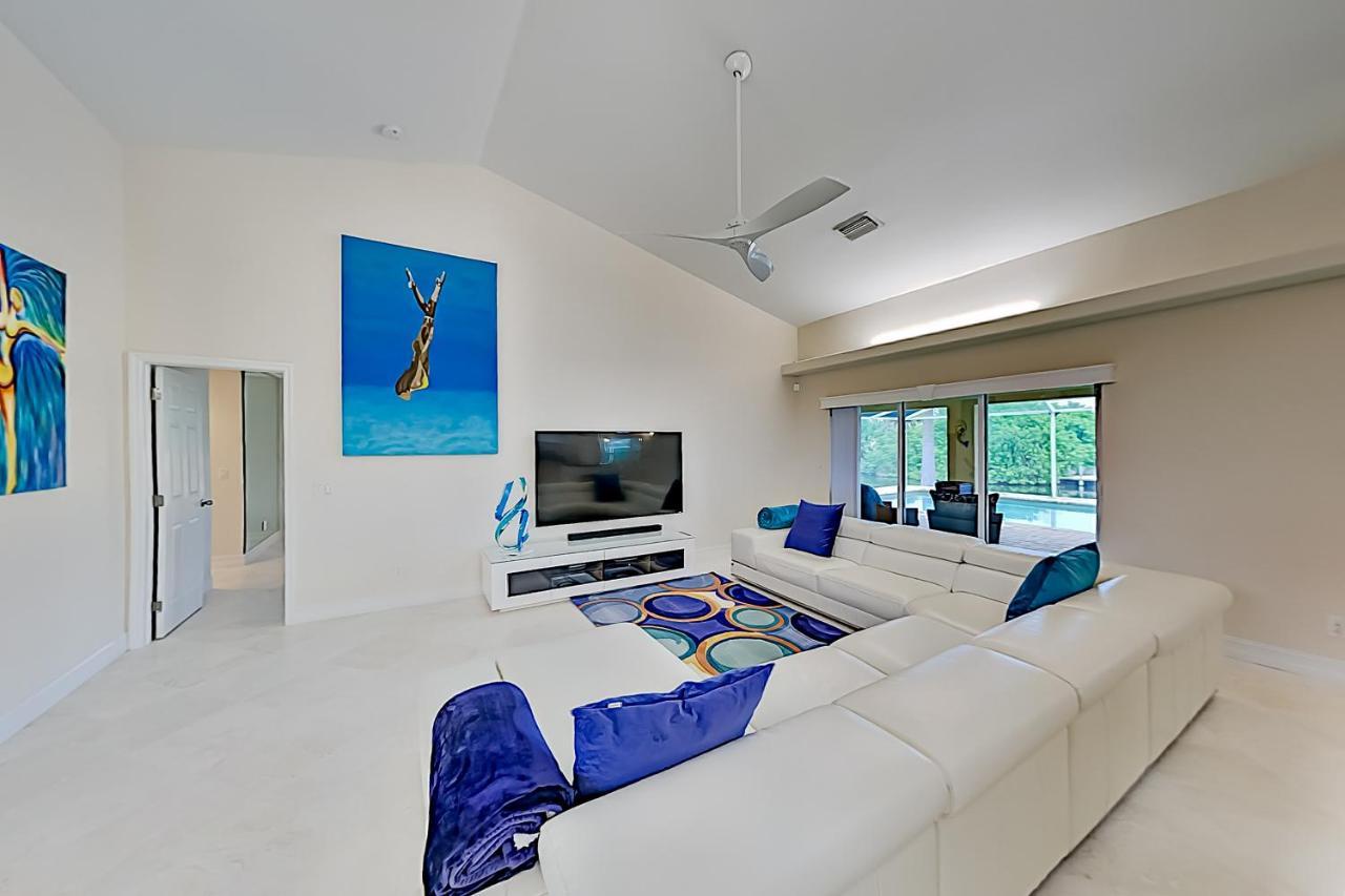 Saltwater Luxury — 4-Star Luxury Hotel in Cape Coral, United States