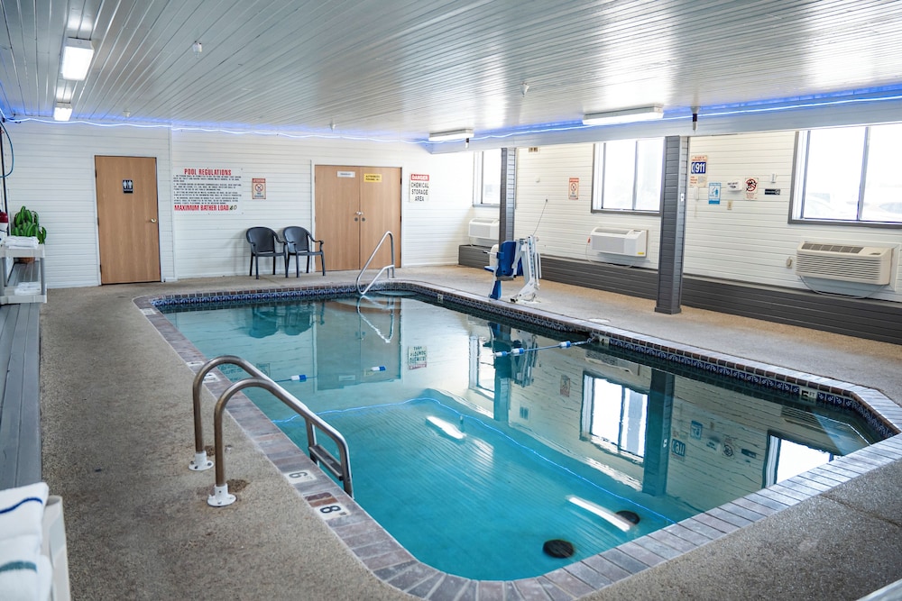 Victorian Inn & Suites - photo 43
