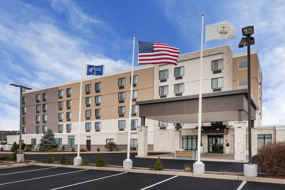 Holiday Inn Express Hotel & Suites Providence Woonsocket by IHG - photo 2