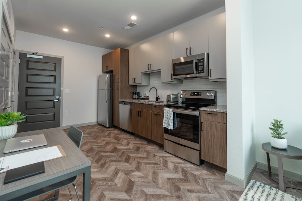 Yugo Guest Suites - photo 15