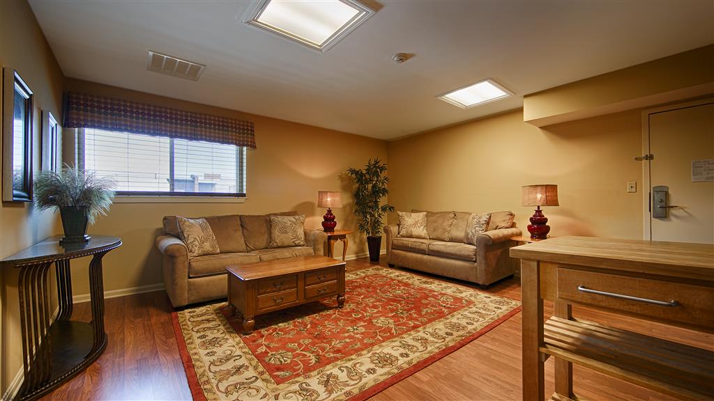 Best Western Shelbyville Lodge - photo 16