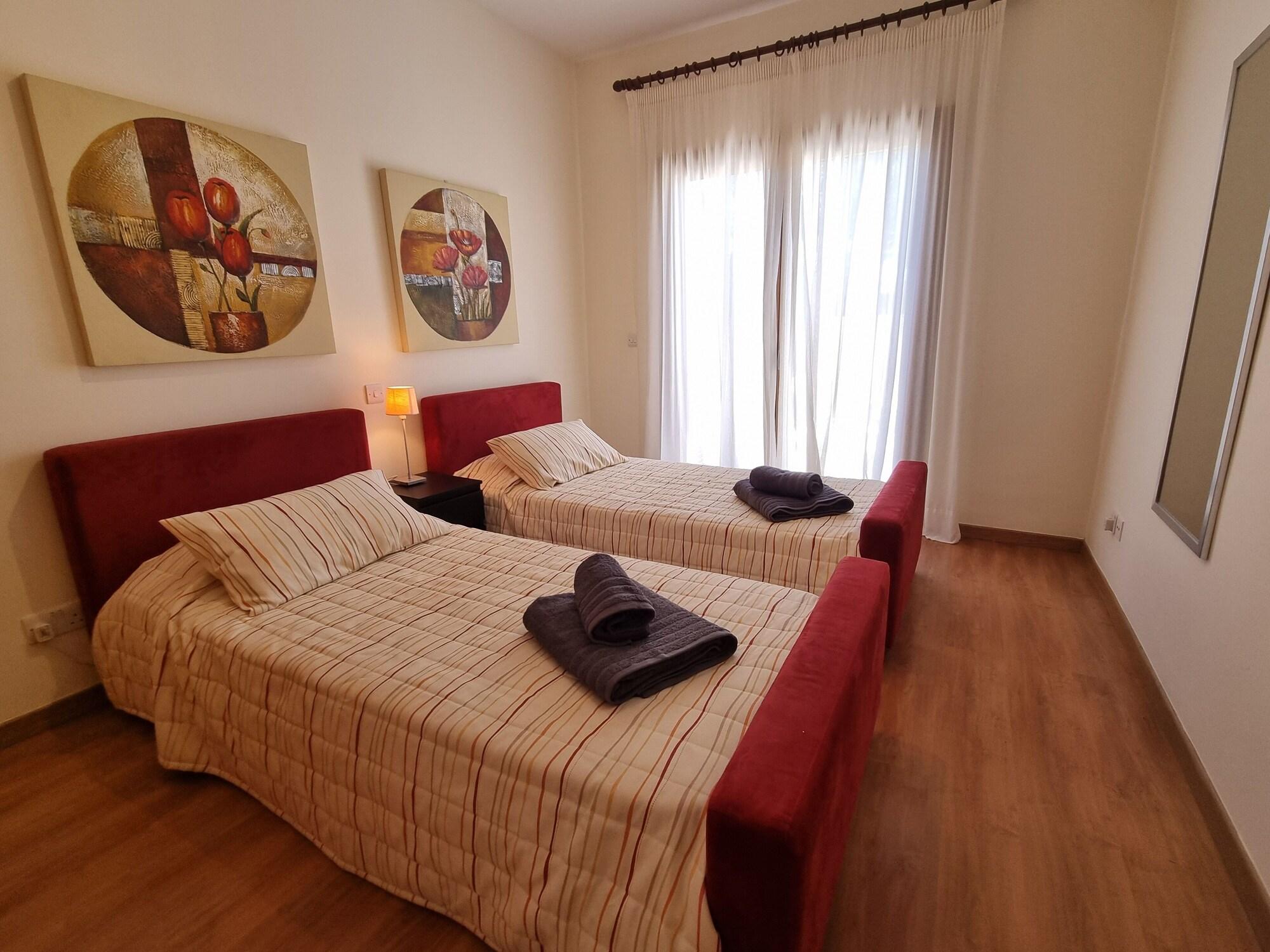 Villa Nausicaa private pool & hot tub Aphrodite Hills Golf Resort