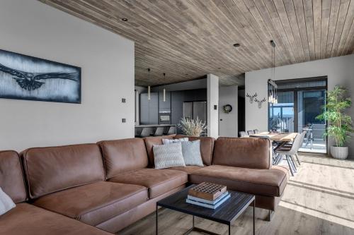 Luxurious 4BR Summerhouse with Hot Tub and Sauna in Selfoss, Iceland