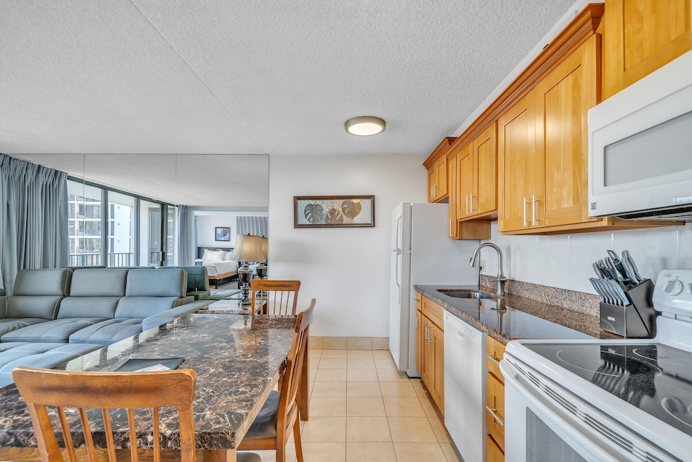 Waikiki Banyan High Level Condo with Private Lanai by Koko Resort Vacation Rentals - photo 33