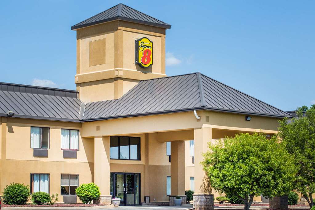 Super 8 by Wyndham Piedmont Greenville Area — hotel in Piedmont