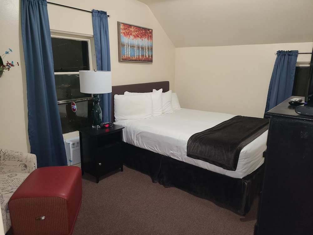 Lamplighter Cabins & Suites - photo 28