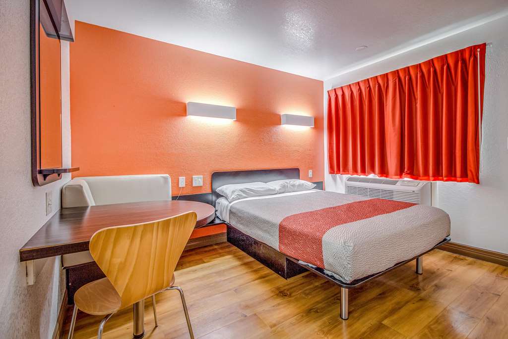Motel 6 Conroe TX - photo 15