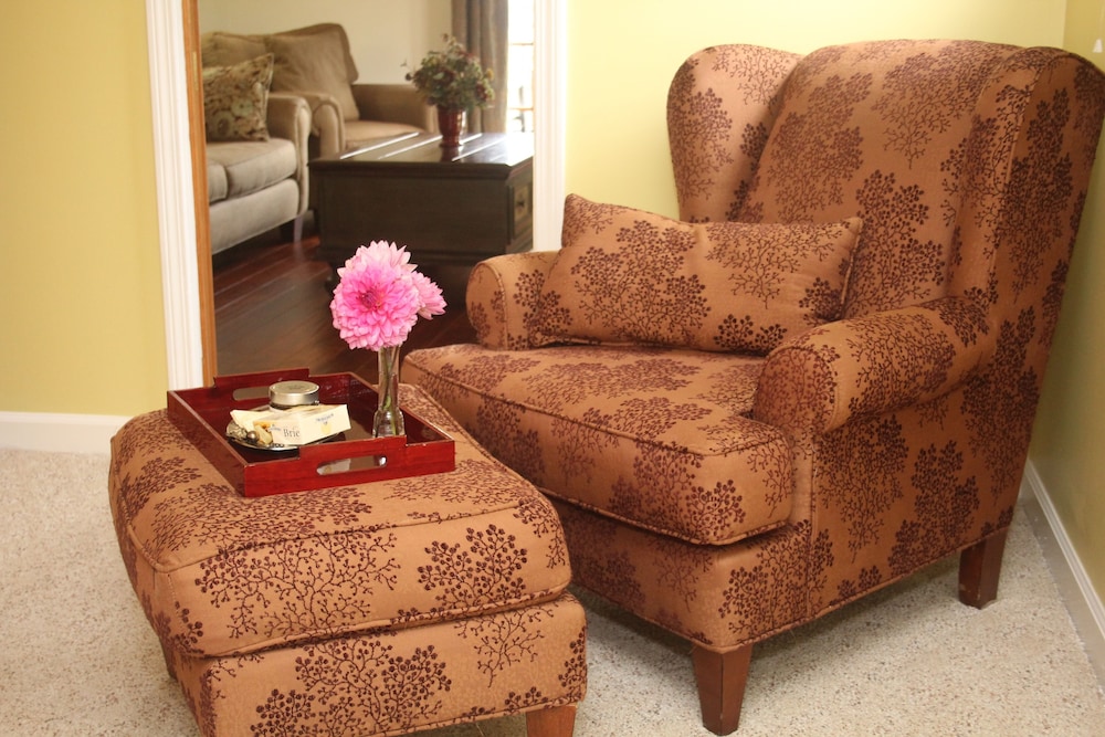 Hillwinds Inn - photo 5