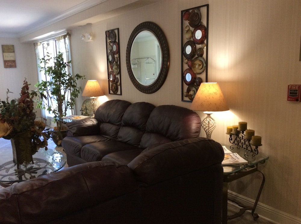 Riverside Hotel - photo 2