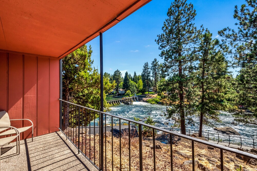 Bend Riverside Inn & Suites - photo 302