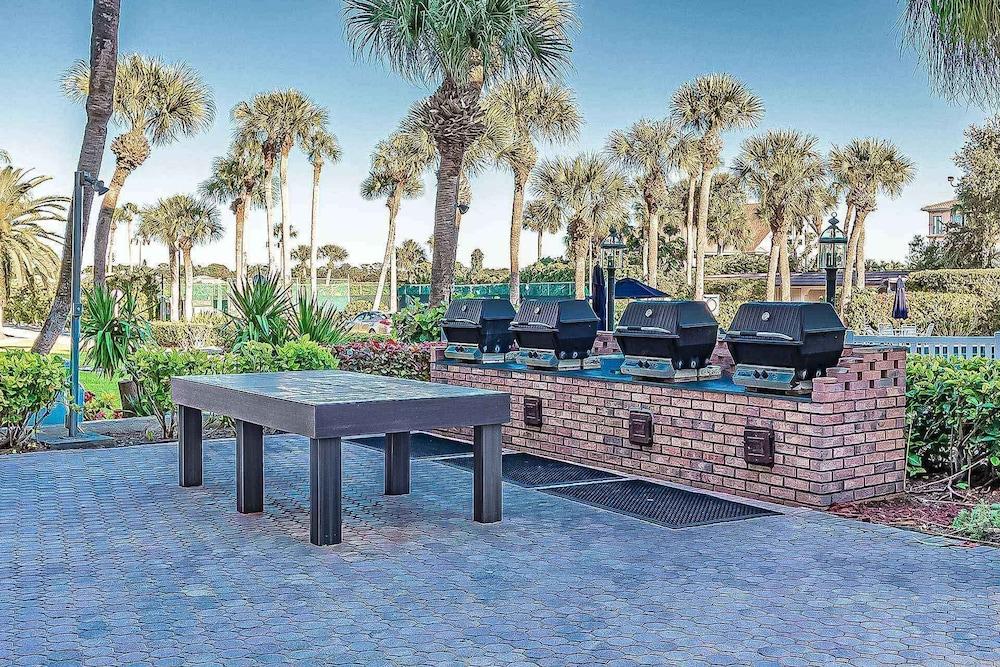 Harbor Towers Yacht Pool 1 Br condo by RedAwning - photo 23