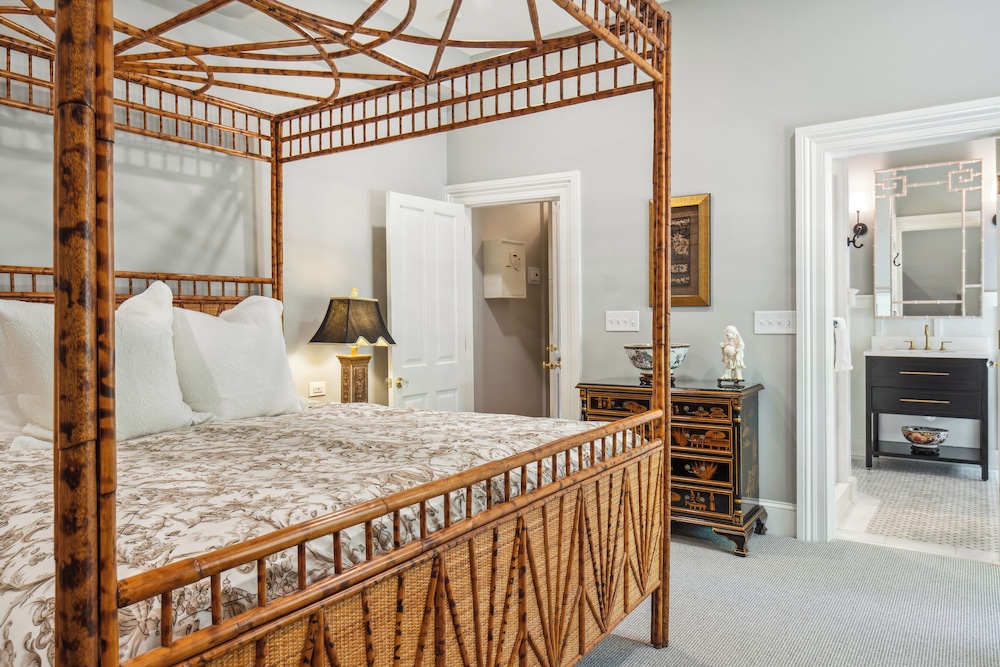 The Tidewater Inn - photo 18